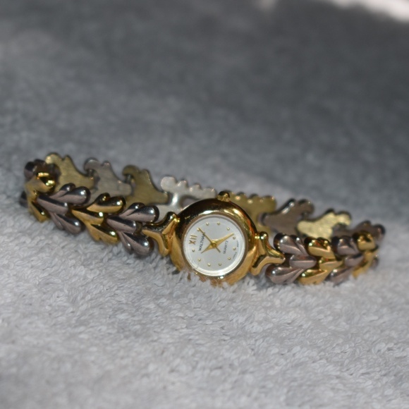 Waltham Quartz Watch TT SS main image 8
